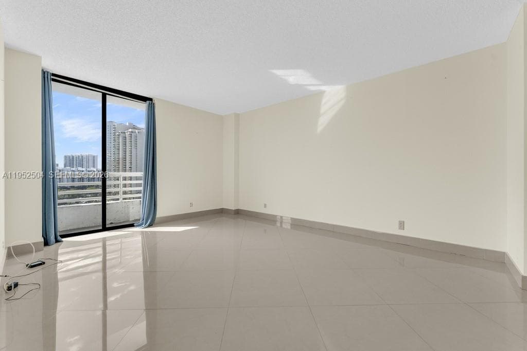 Parc Central · #1414 in Aventura - Photo 21