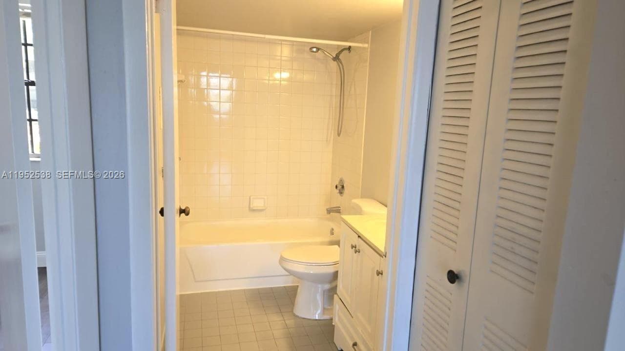 LAKESHORE CONDO #5 · #840F in Homestead - Photo 36