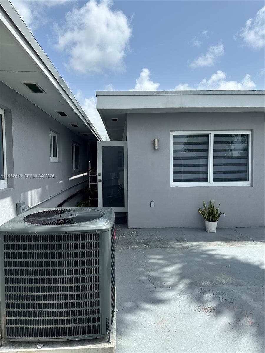 11631 SW 179th Ter photo 2