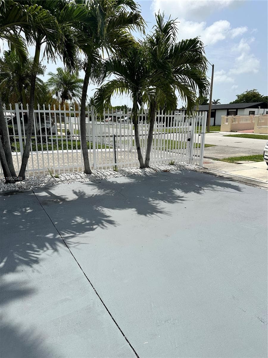 11631 SW 179th Ter photo 7