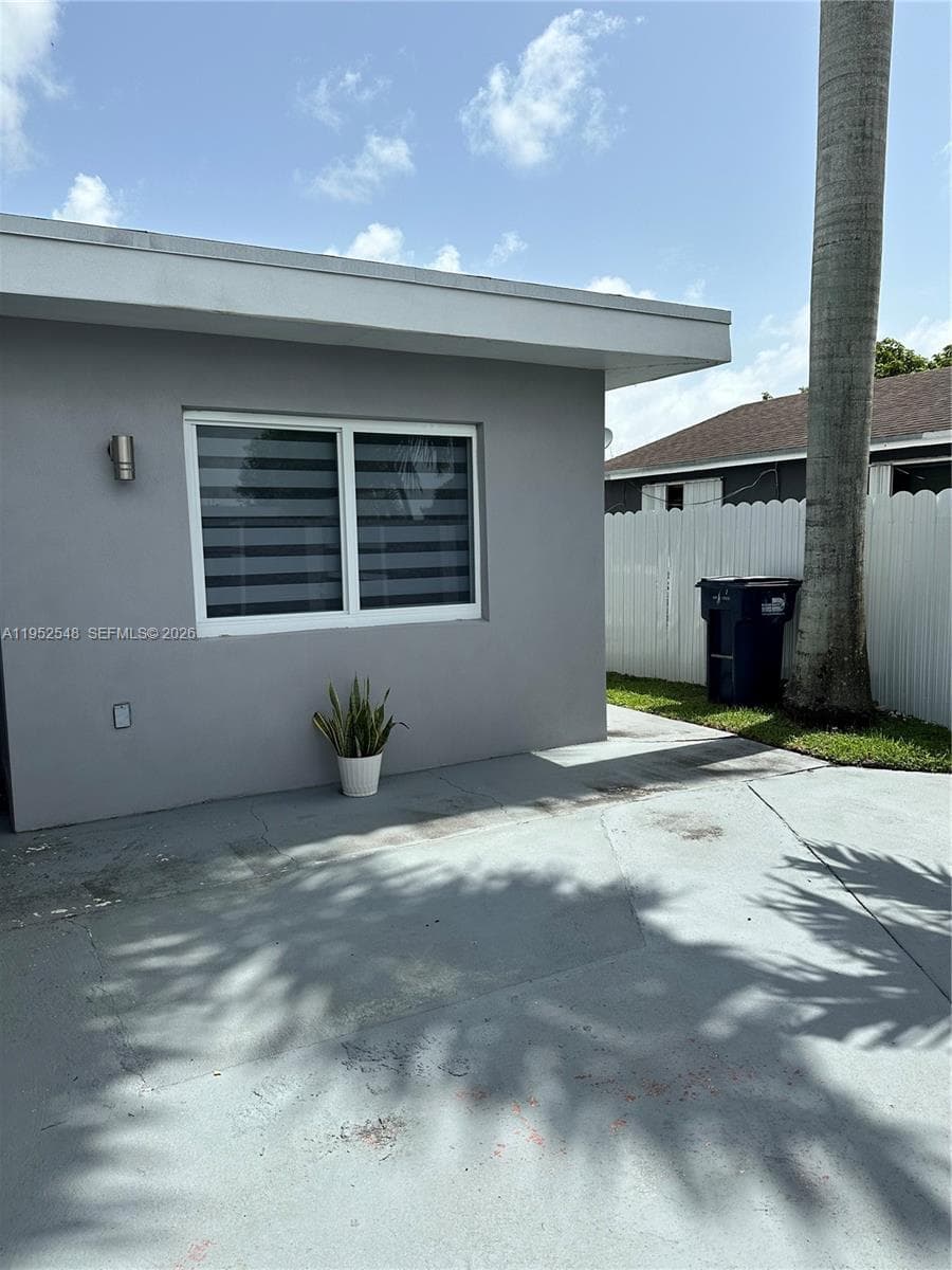 11631 SW 179th Ter photo 1