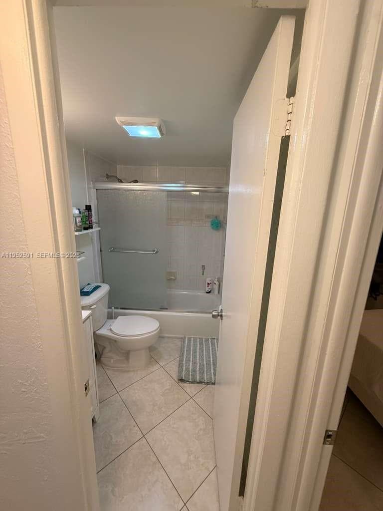 EL LAGO CONDO · #E207 in Miami - Photo 4