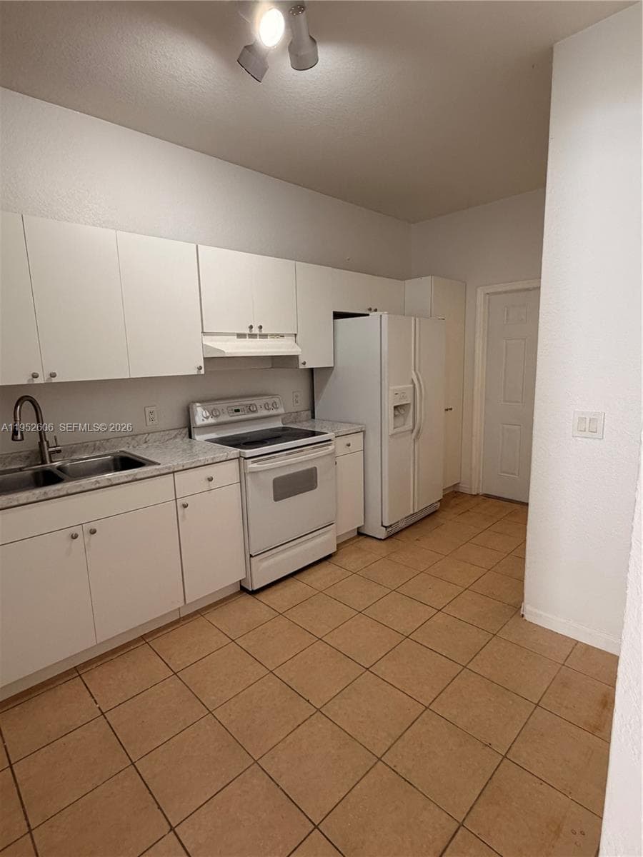 13264 Old Biscayne Dr #405 photo 20