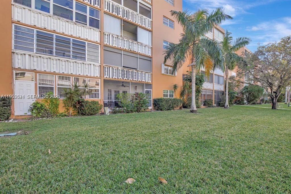 MEADOW BROOK TOWERS · #107 in Hallandale Beach - Photo 30