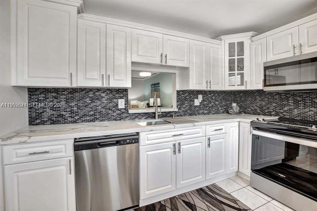 MEADOW BROOK TOWERS · #107 in Hallandale Beach - Photo 4
