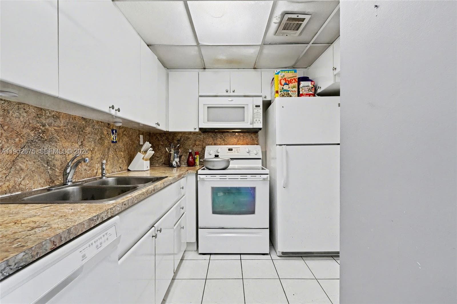 PLAZA OF WESTLAND CONDO · #701 in Hialeah - Photo 4