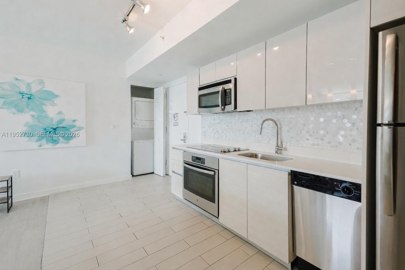 BEACHWALK CONDOMINIUM · #R707 in Hallandale Beach - Photo 8