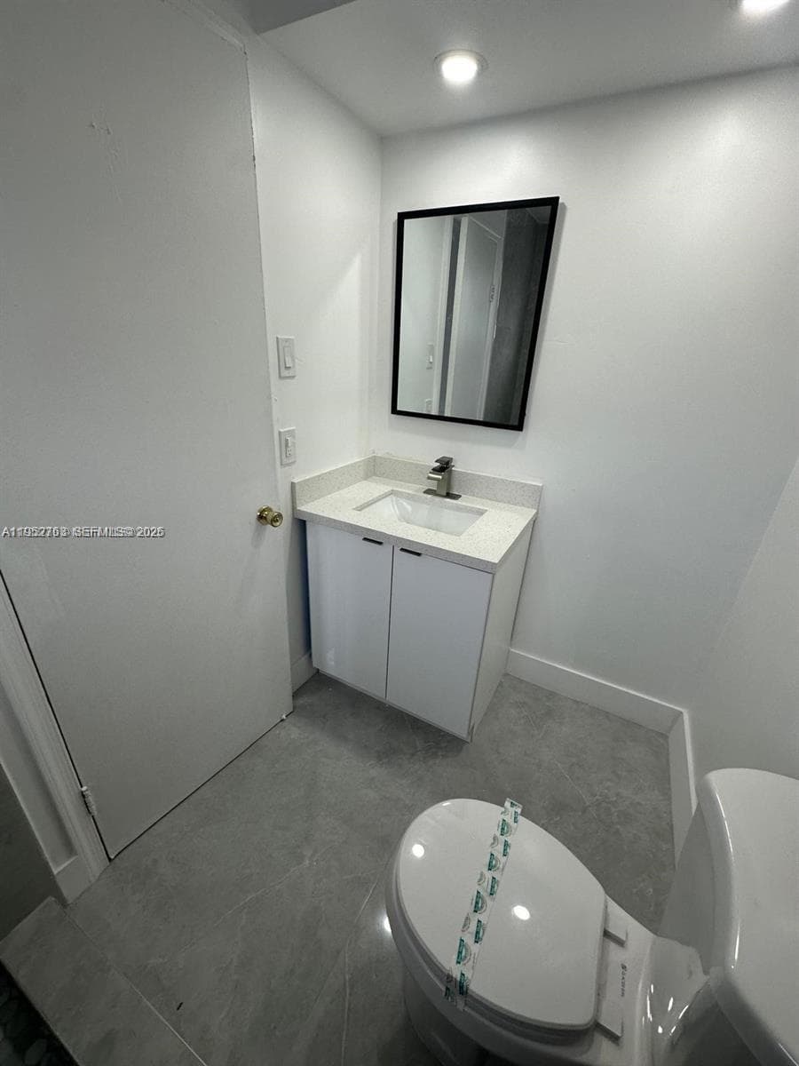 17 GREEN CONDO · #105 in Hallandale Beach - Photo 7