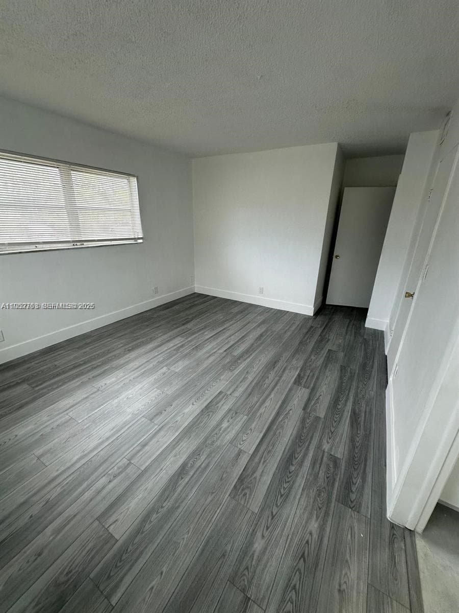 17 GREEN CONDO · #105 in Hallandale Beach - Photo 9