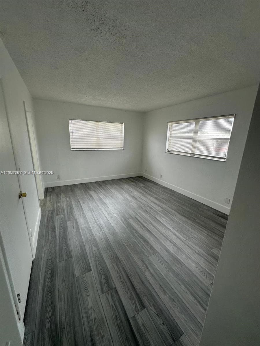 17 GREEN CONDO · #105 in Hallandale Beach - Photo 10