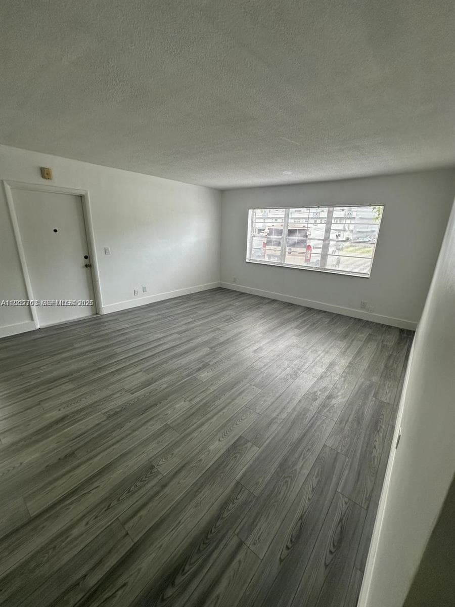 17 GREEN CONDO · #105 in Hallandale Beach - Photo 4