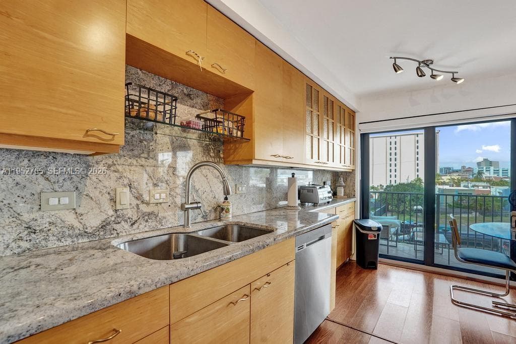 SUMMIT CONDO · #310N in Hollywood - Photo 12