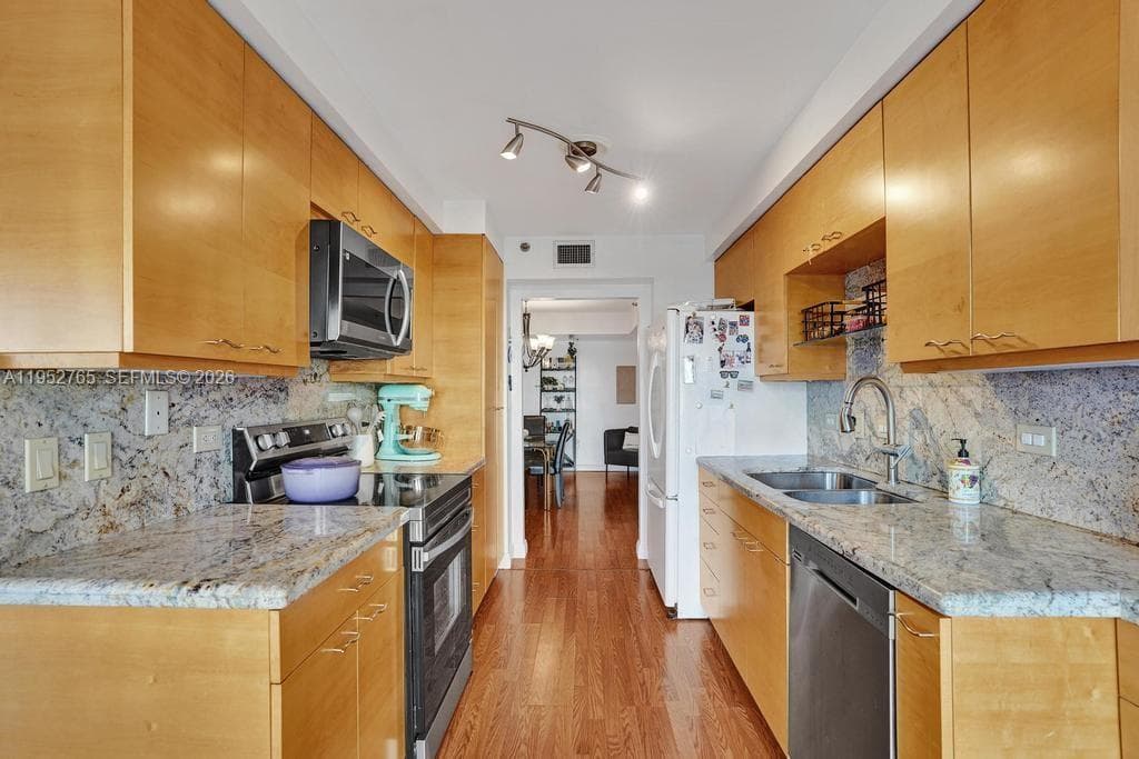 SUMMIT CONDO · #310N in Hollywood - Photo 10
