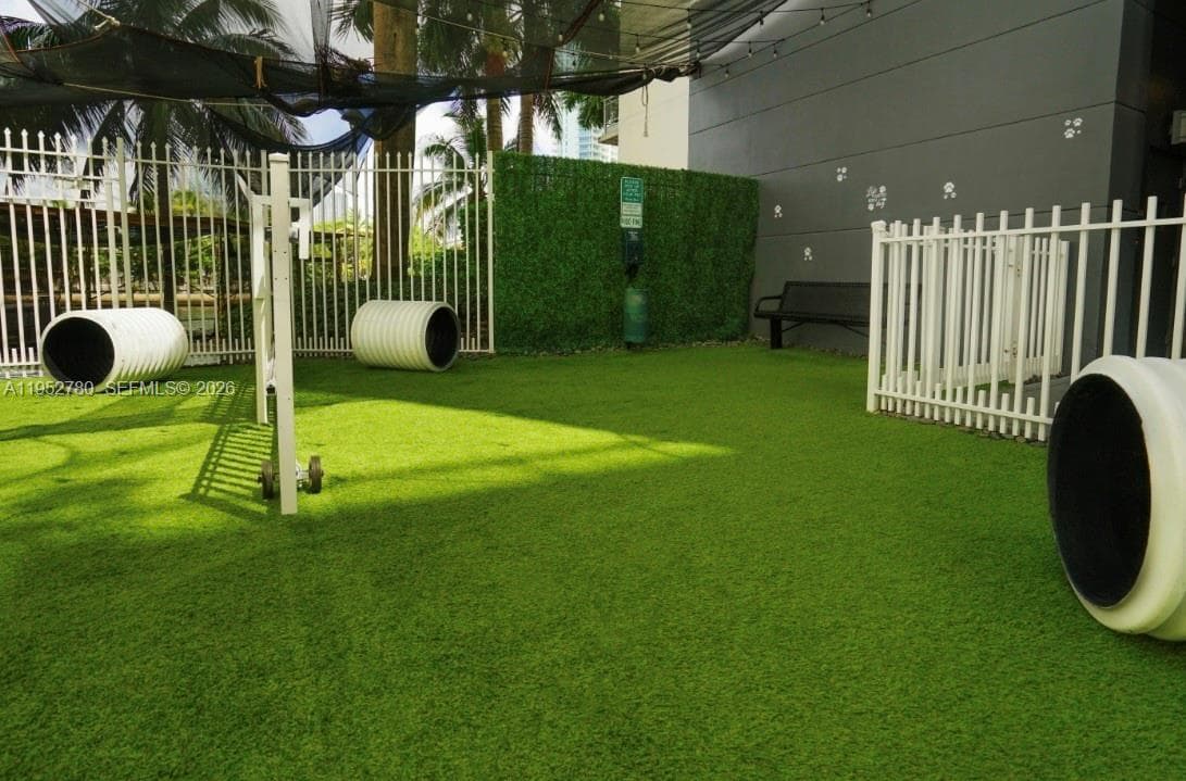 NEO VERTIKA CONDO · #2524 in Miami - Photo 16
