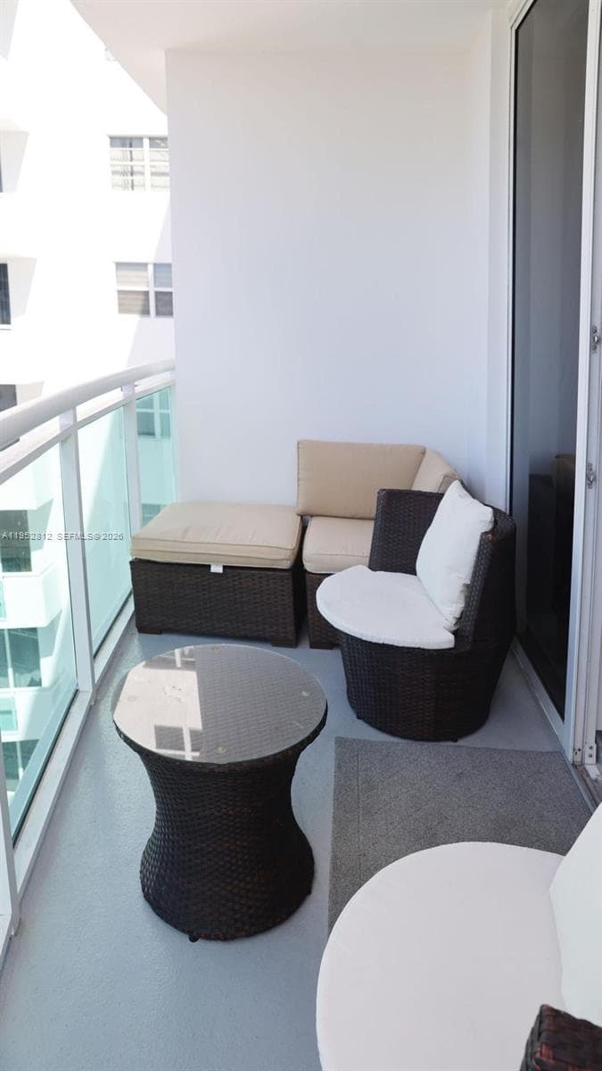 RESIDENCES ON HOLLYWOOD · #1131 in Hollywood - Photo 8