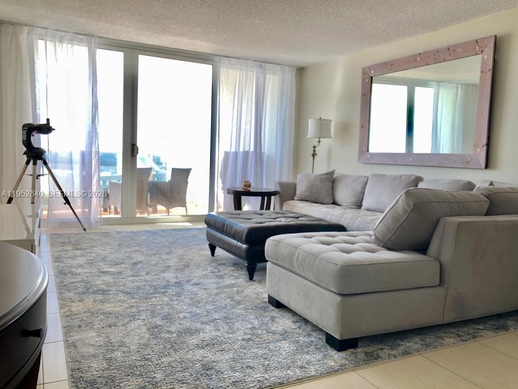 PARKER TOWER CONDO · #1901 in Hallandale Beach - Photo 2
