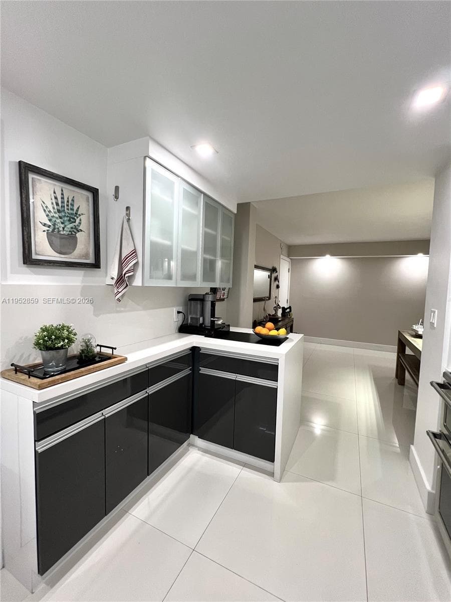 AQUASOL CONDOMINIUM · #5P in Miami Beach - Photo 5