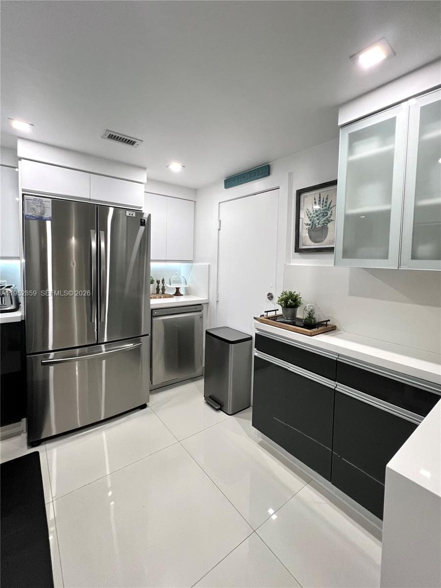 AQUASOL CONDOMINIUM · #5P in Miami Beach - Photo 9