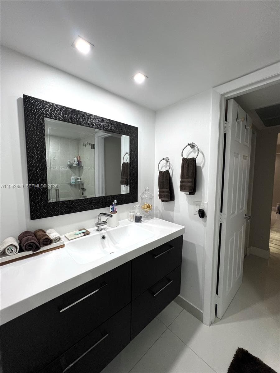 AQUASOL CONDOMINIUM · #5P in Miami Beach - Photo 24