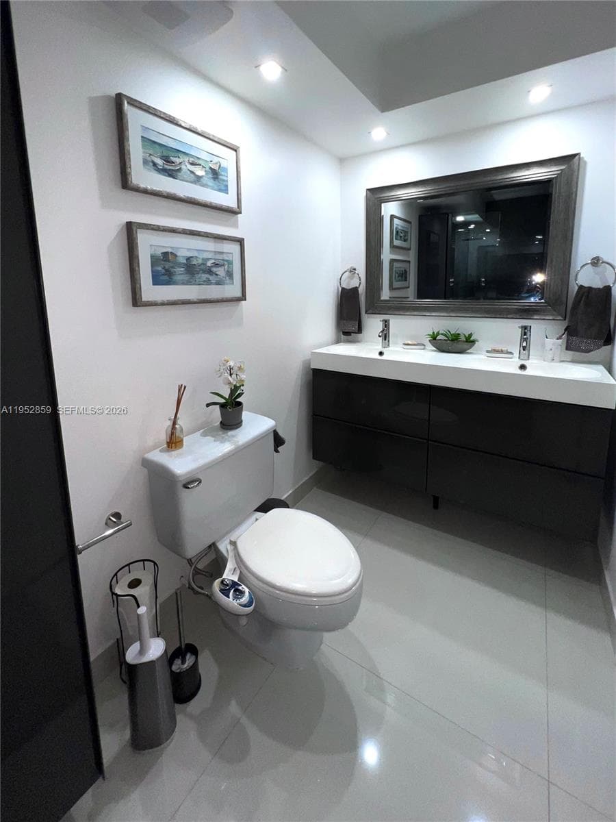AQUASOL CONDOMINIUM · #5P in Miami Beach - Photo 18