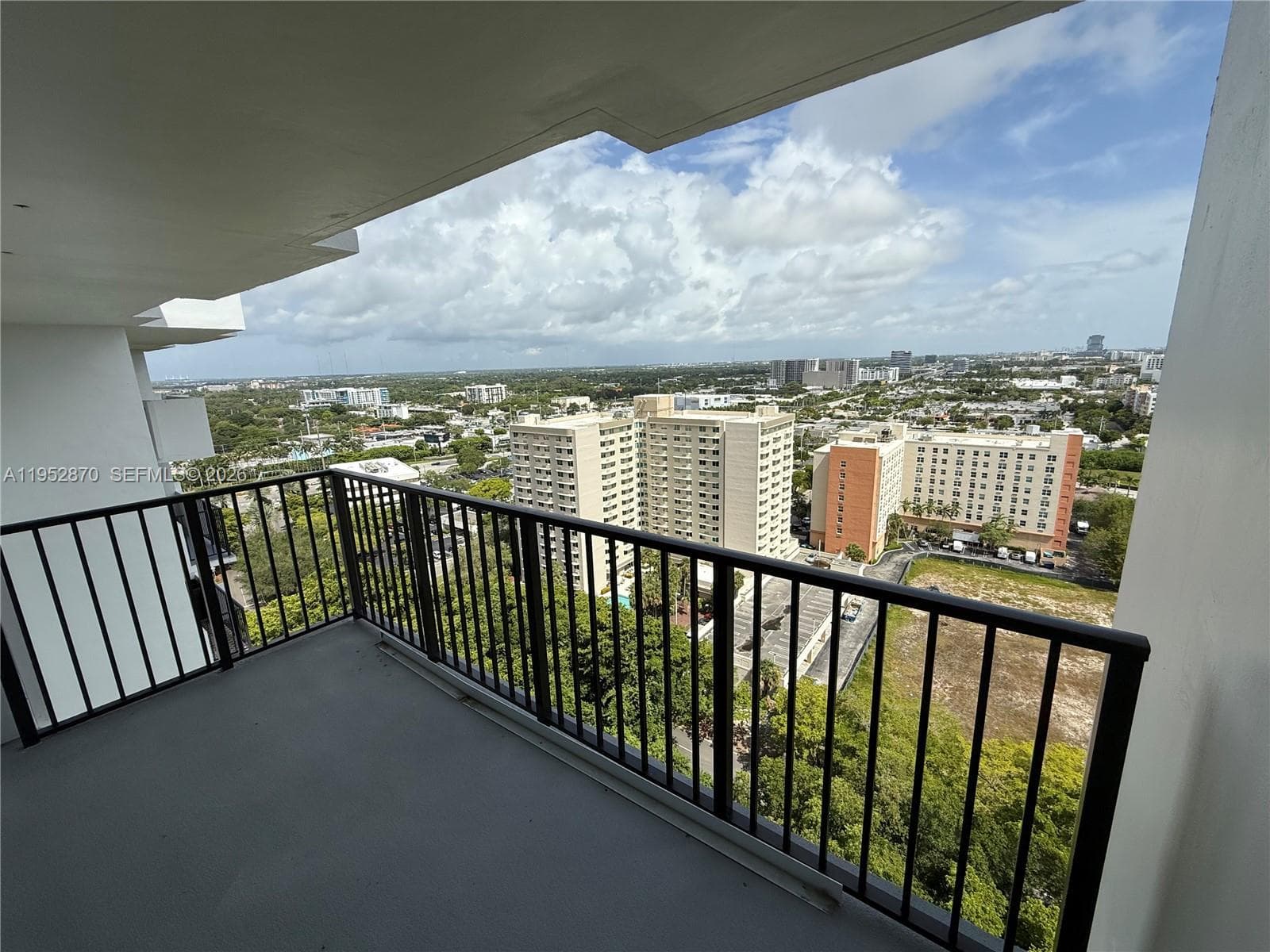 COMMODORE PLAZA · #2107 in Aventura - Photo 9