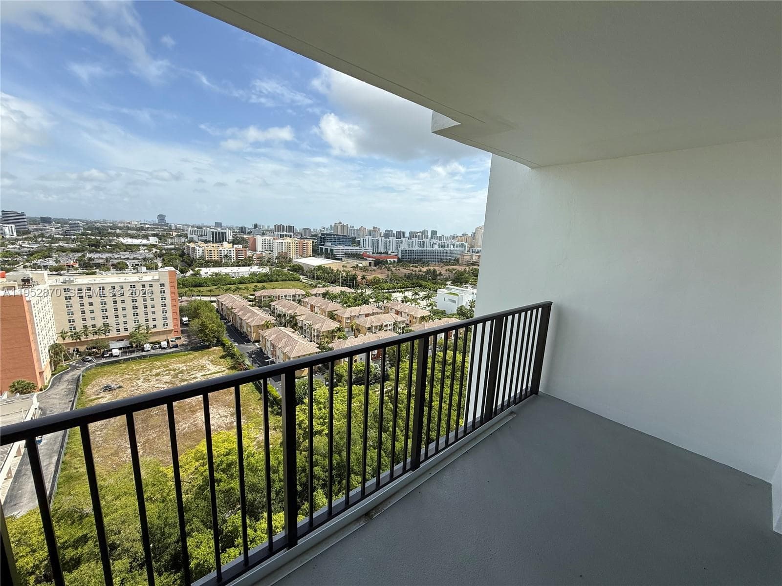 COMMODORE PLAZA · #2107 in Aventura - Photo 8