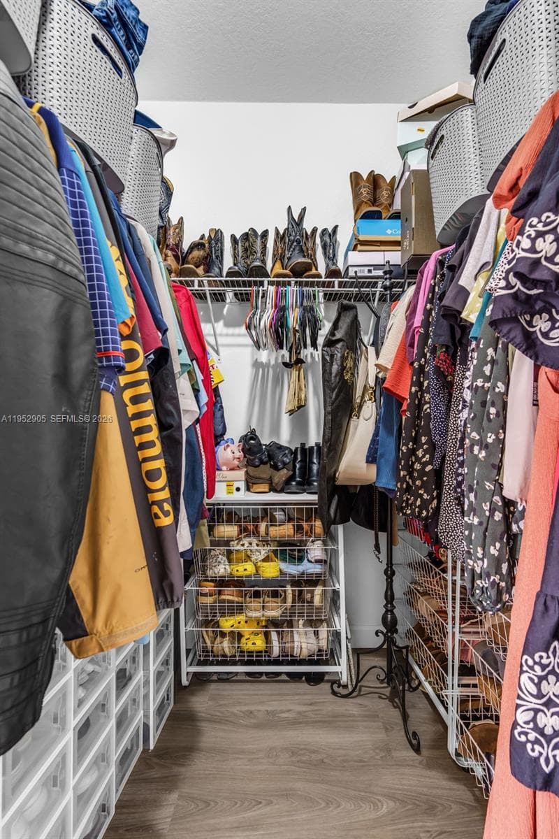 Walking Closet