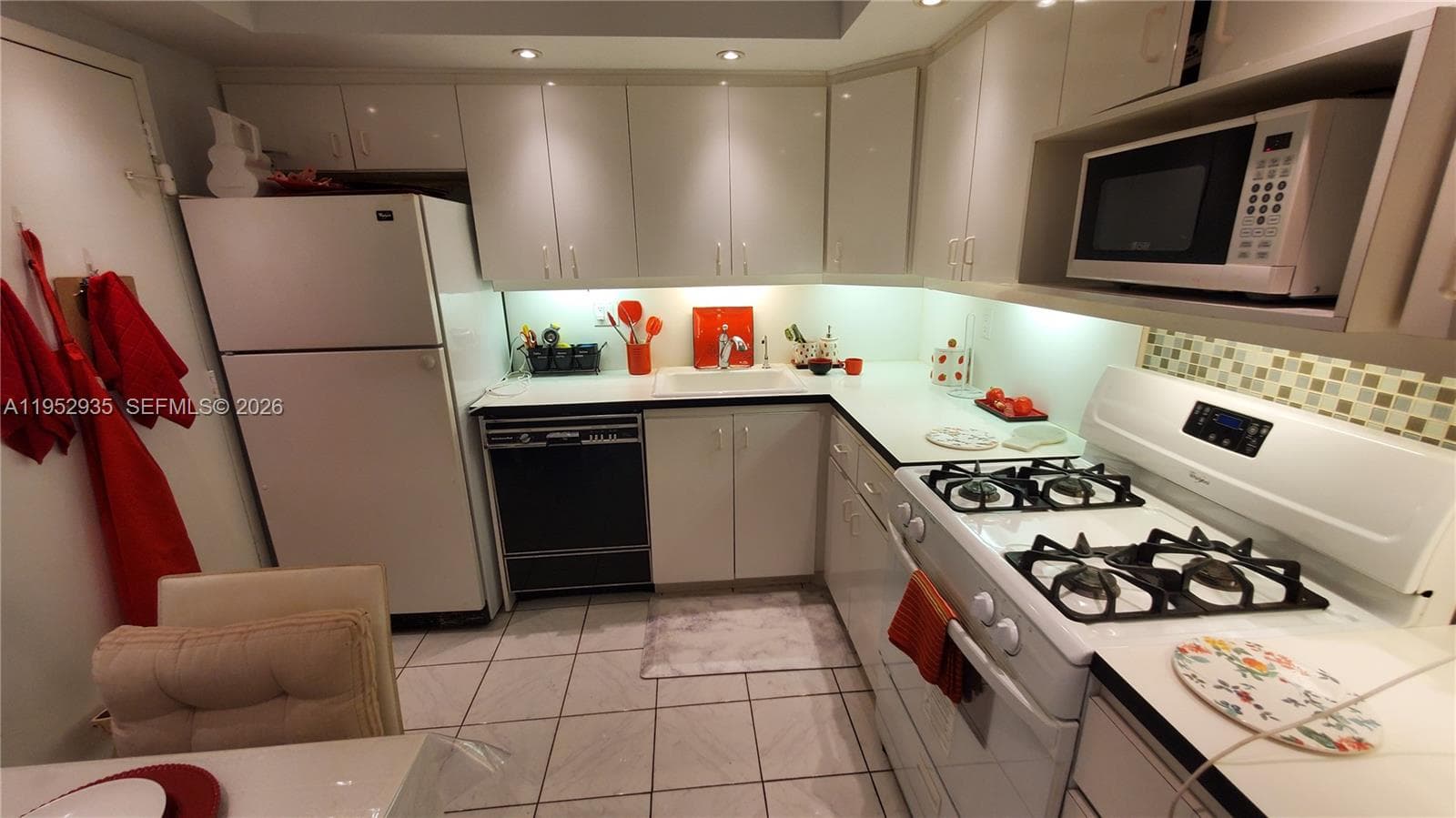 Parker Plaza · #401 in Hallandale Beach - Photo 3