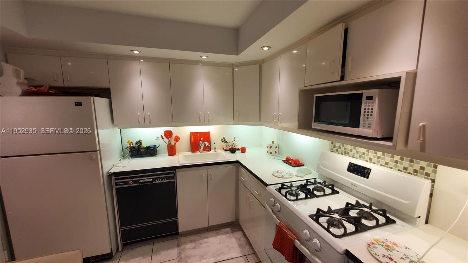 Parker Plaza · #401 in Hallandale Beach - Photo 4