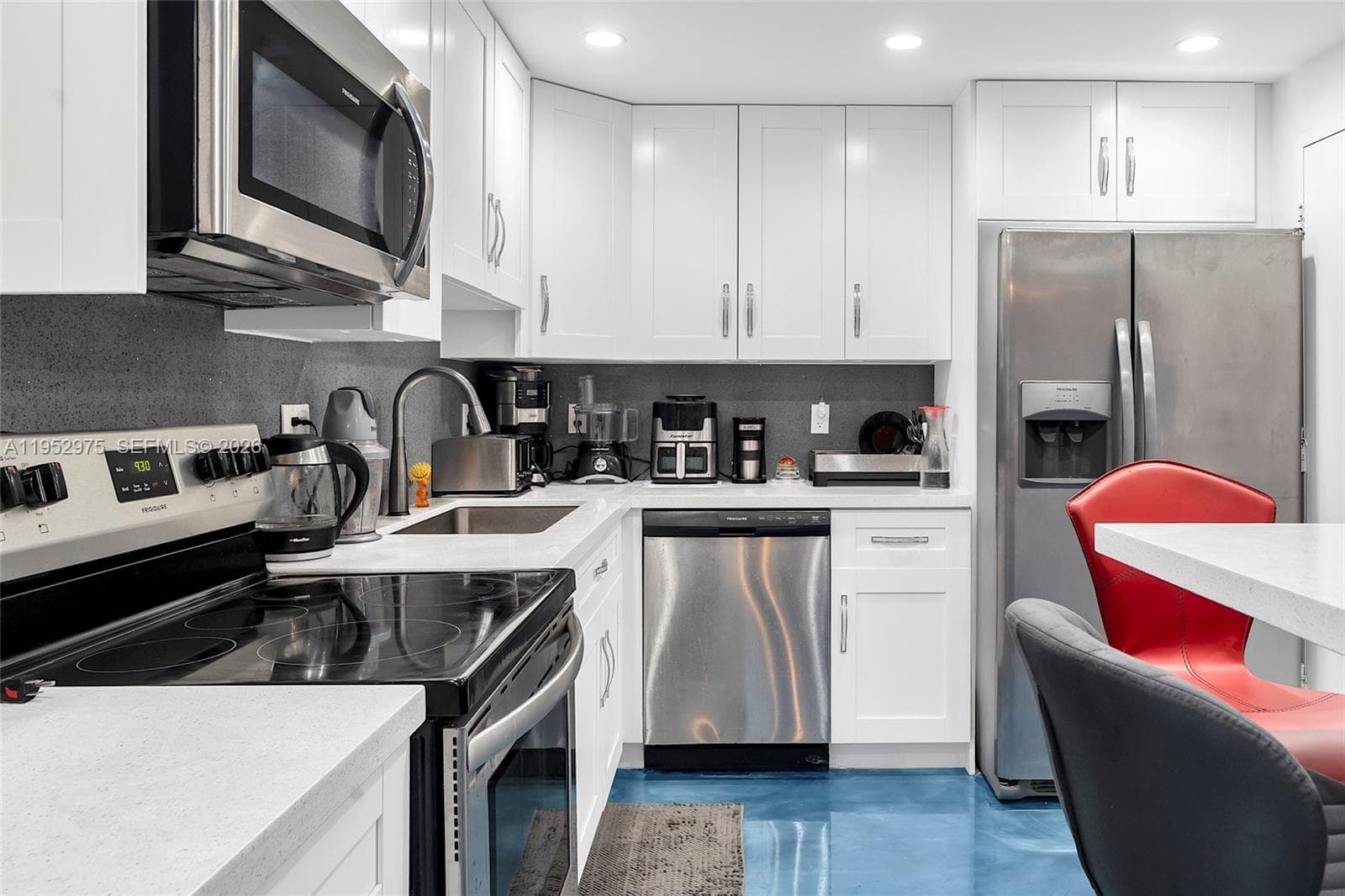 PLAZA TOWERS · #1709 in Hallandale Beach - Photo 13