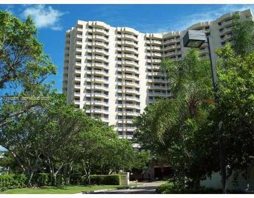 PARC CENTRAL · #914 in Aventura - Photo 1