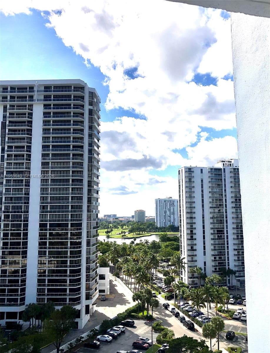 WATERVIEW CONDO · #1448 in Aventura - Photo 4
