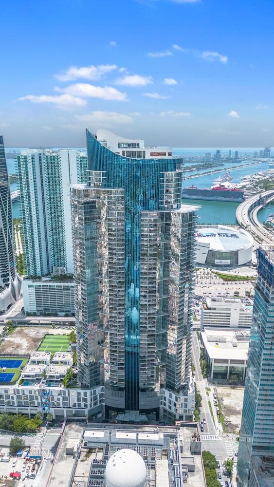 851 NE 1st Ave Apt 3512 Miami-large-002-