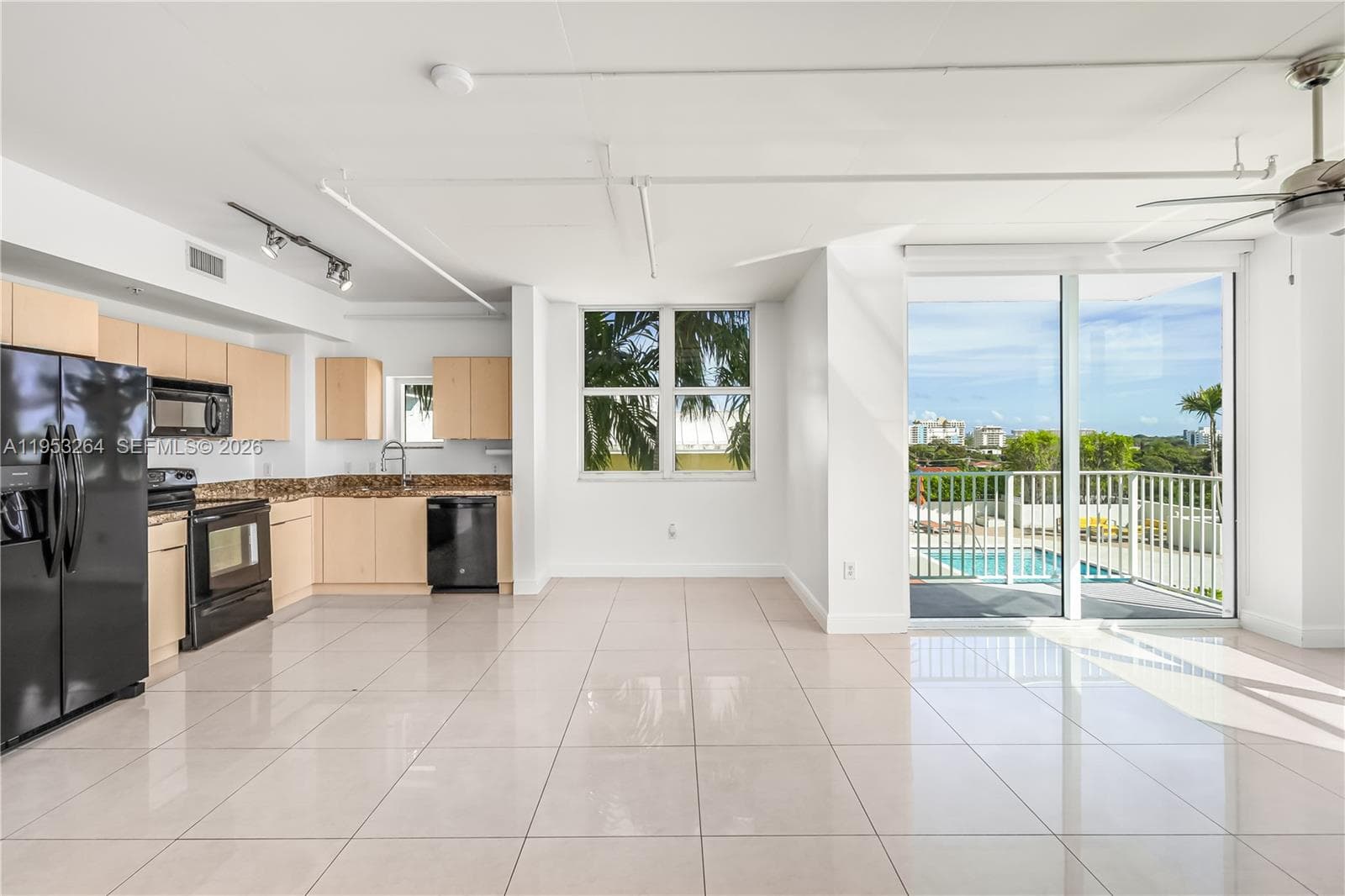 MIDTOWN LOFTS CONDO · #601 in Miami - Photo 3
