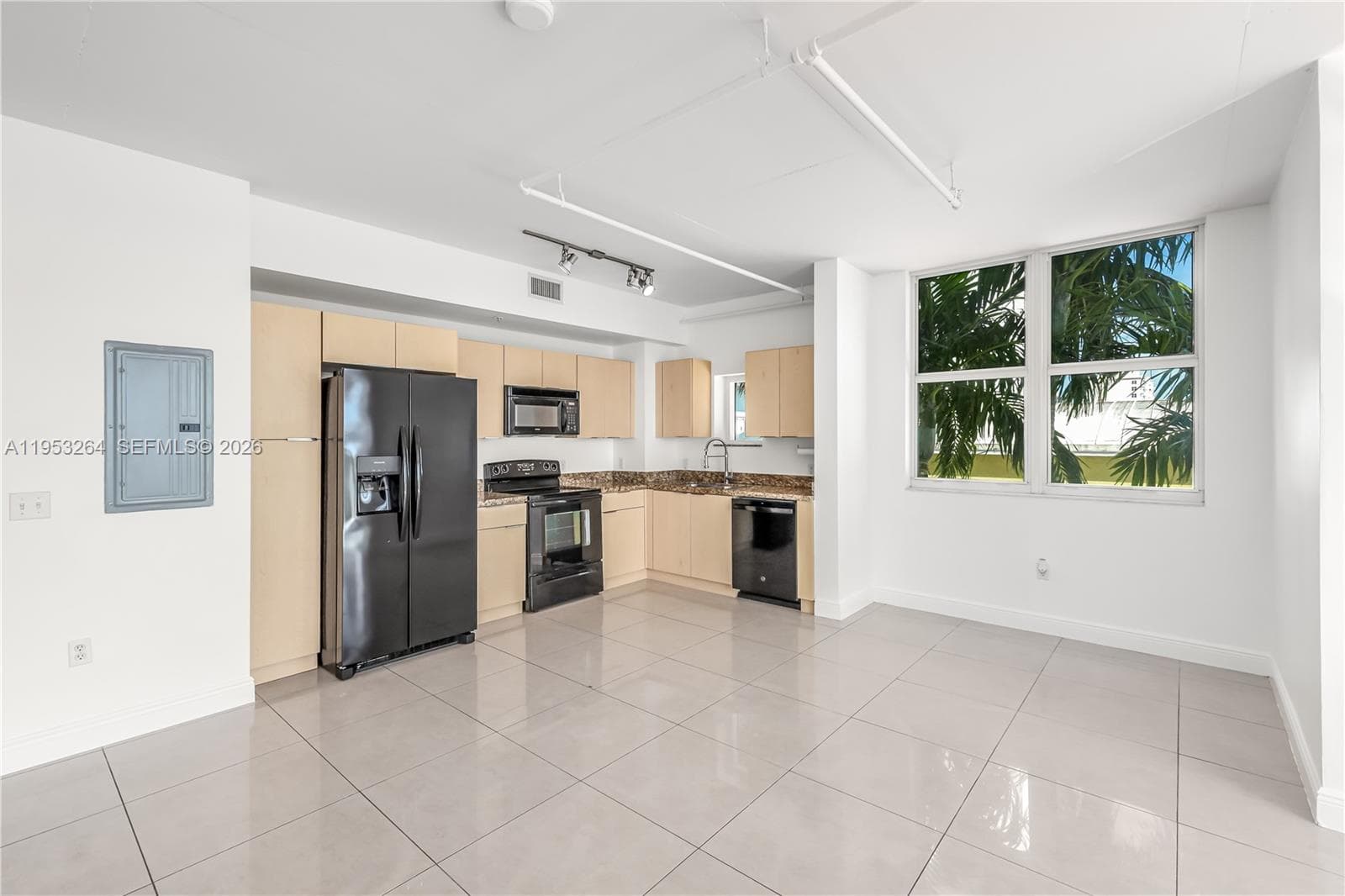 MIDTOWN LOFTS CONDO · #601 in Miami - Photo 19