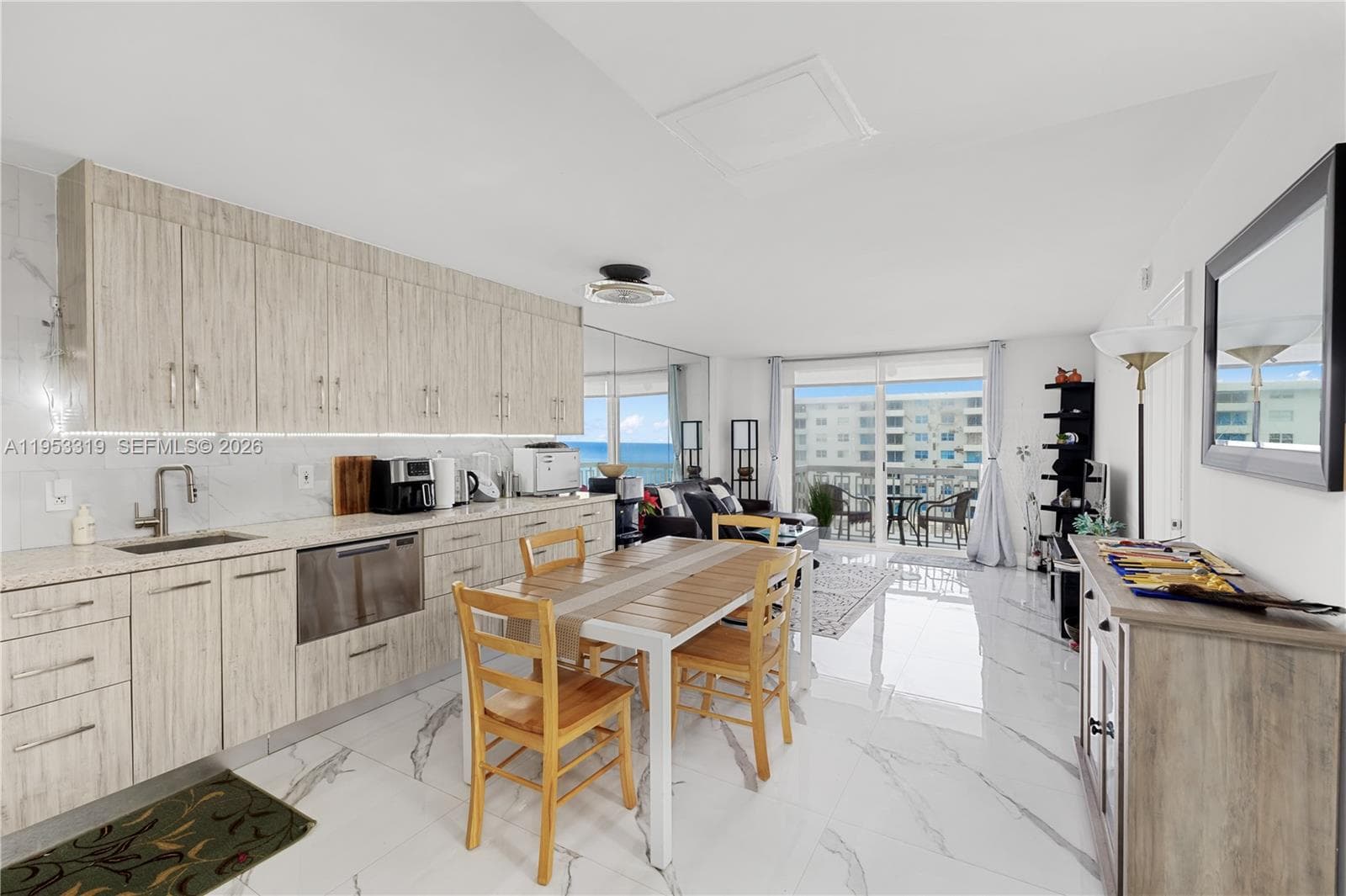 The Presidential Condo · #920 in Miami Beach - Photo 5