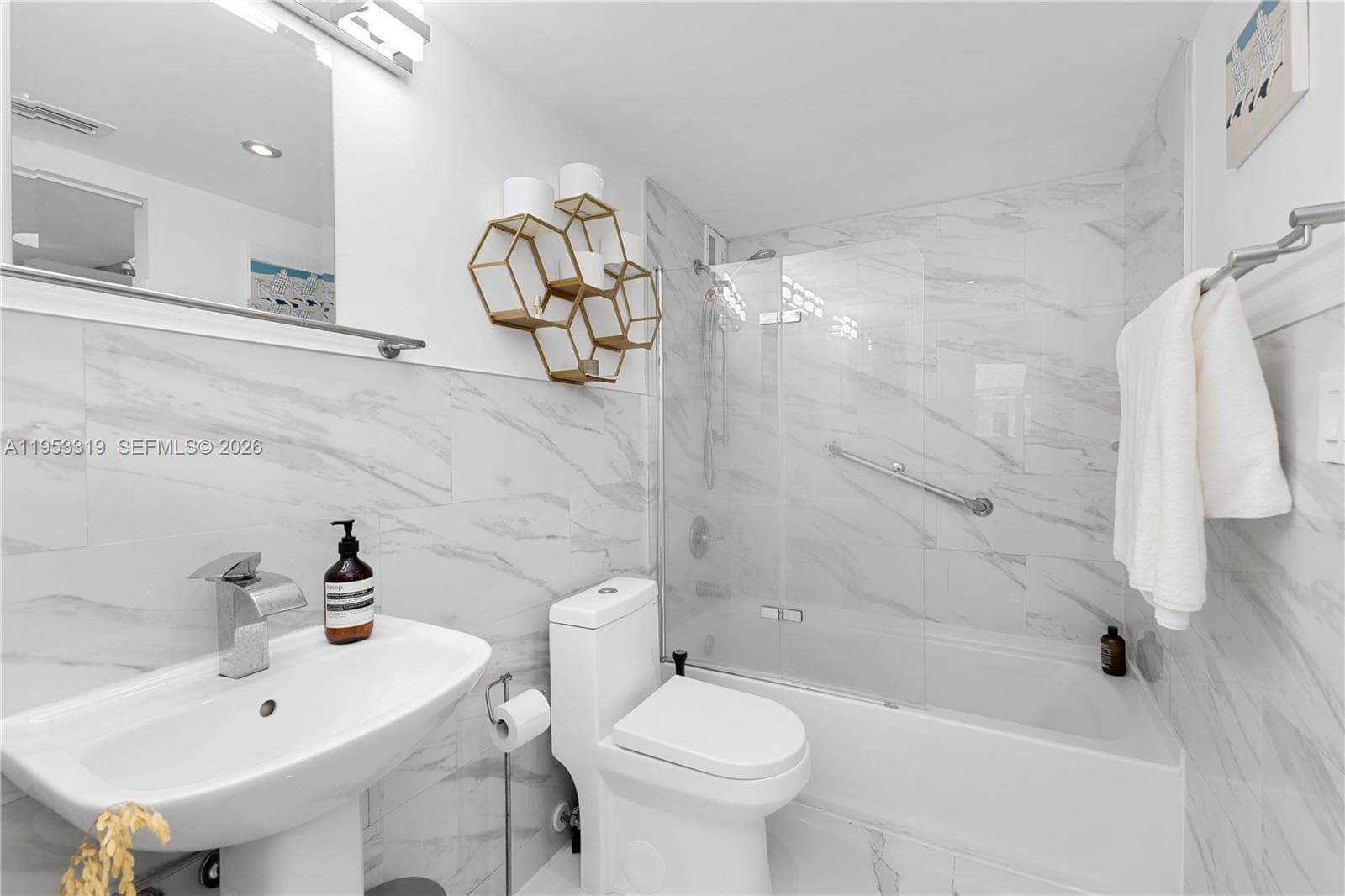 The Presidential Condo · #920 in Miami Beach - Photo 9