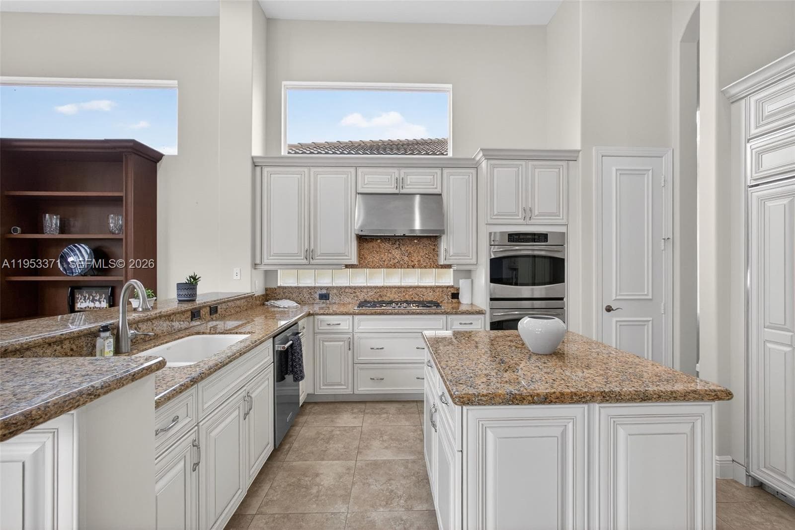 307 Charroux Dr photo 23