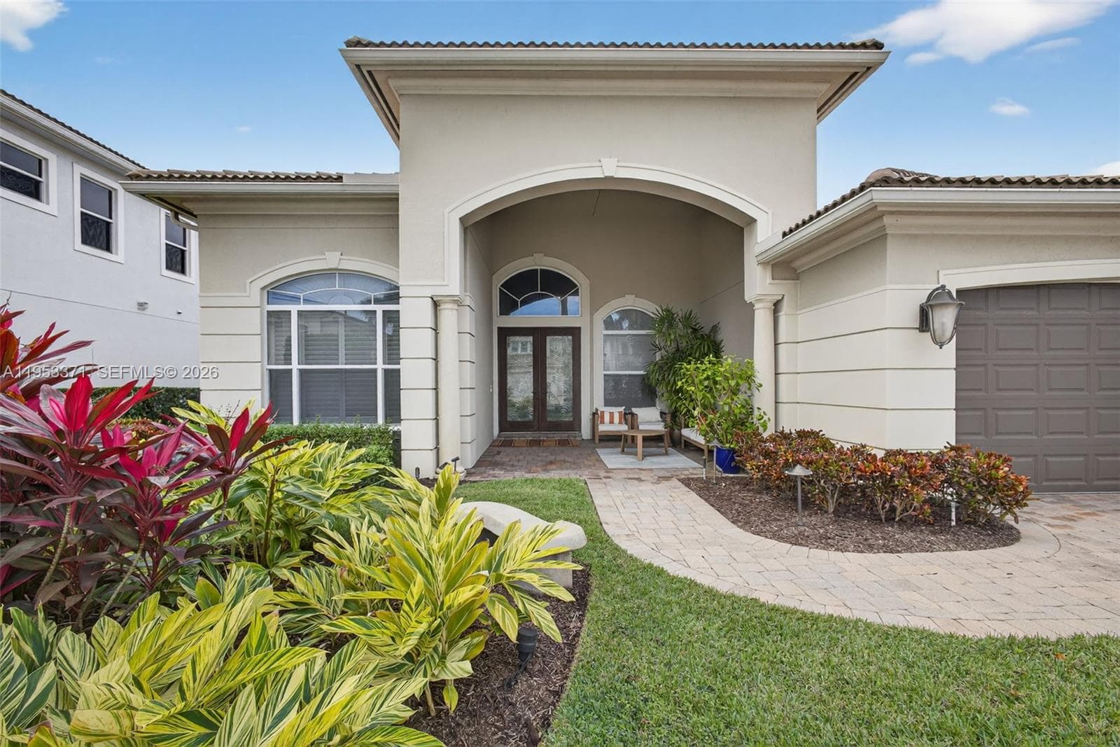 307 Charroux Dr photo 2