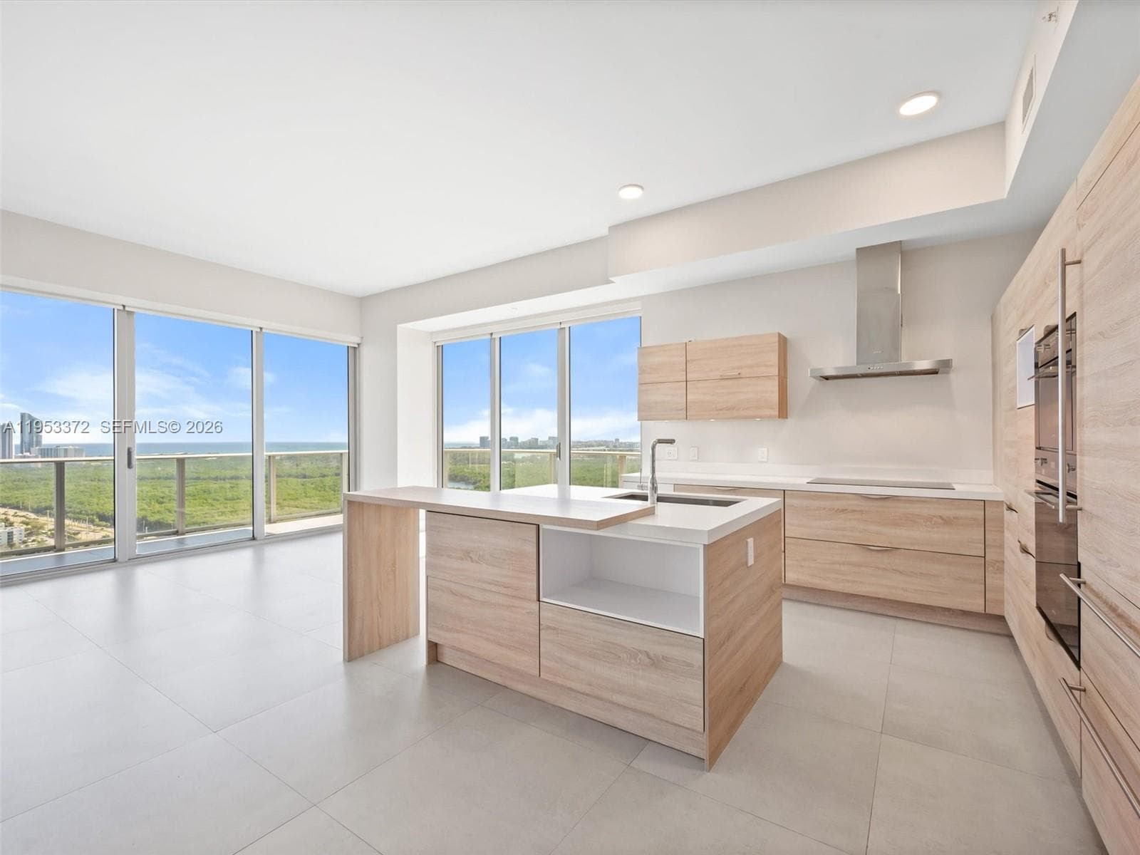 THE HARBOUR SOUTH CONDO · #PH8 in North Miami Beach - Photo 13