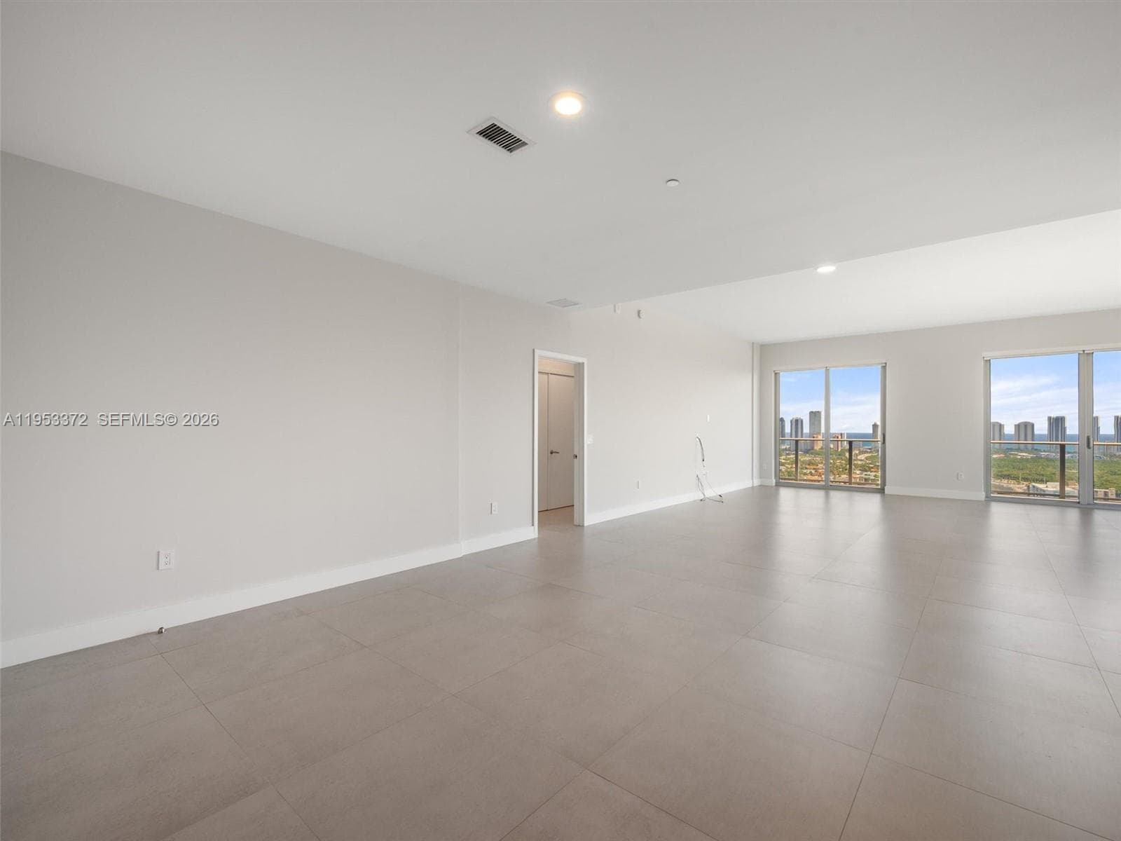 THE HARBOUR SOUTH CONDO · #PH8 in North Miami Beach - Photo 7