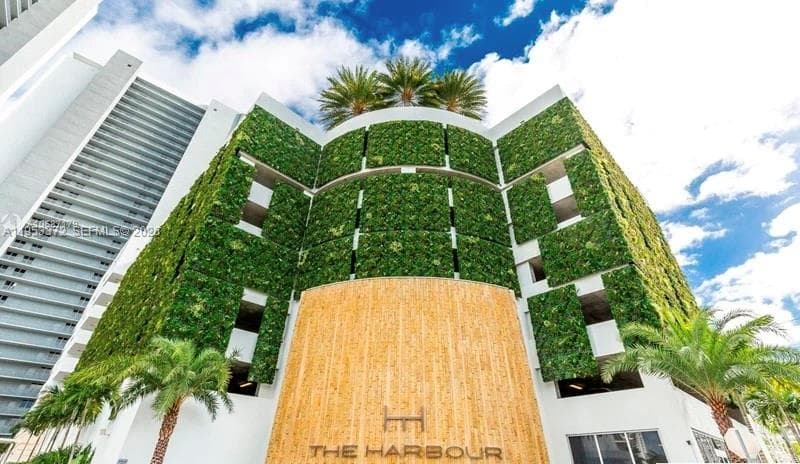 THE HARBOUR SOUTH CONDO · #PH8 in North Miami Beach - Photo 1