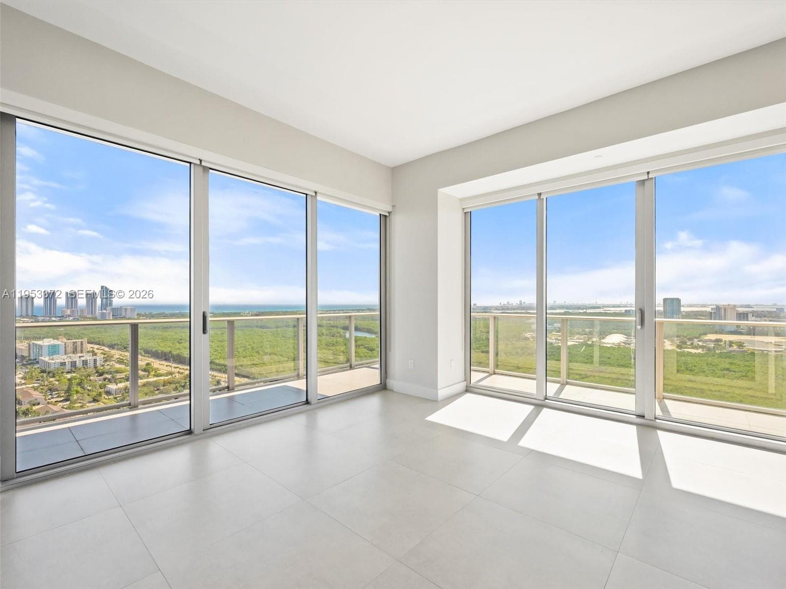 THE HARBOUR SOUTH CONDO · #PH8 in North Miami Beach - Photo 10