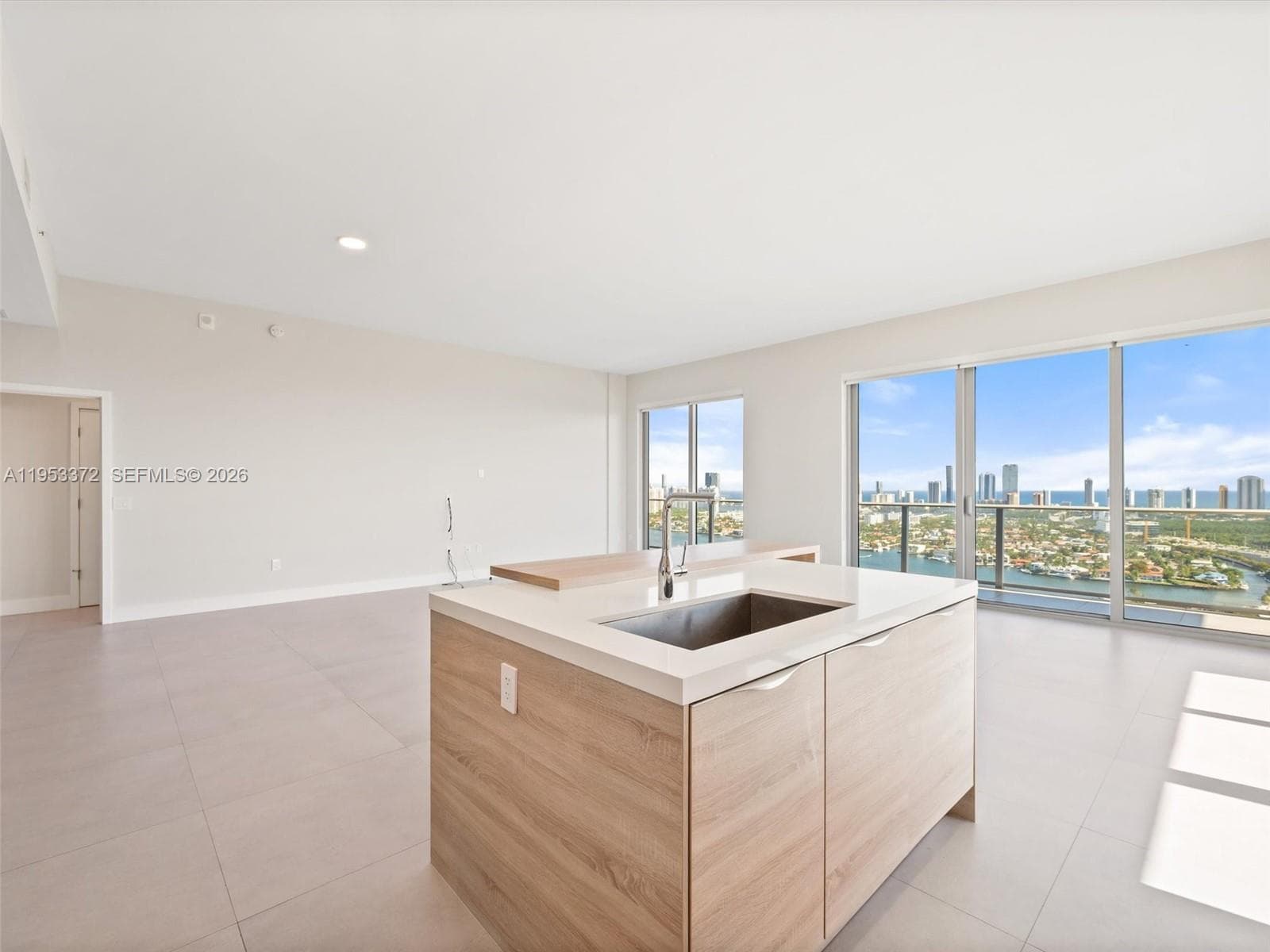 THE HARBOUR SOUTH CONDO · #PH8 in North Miami Beach - Photo 14