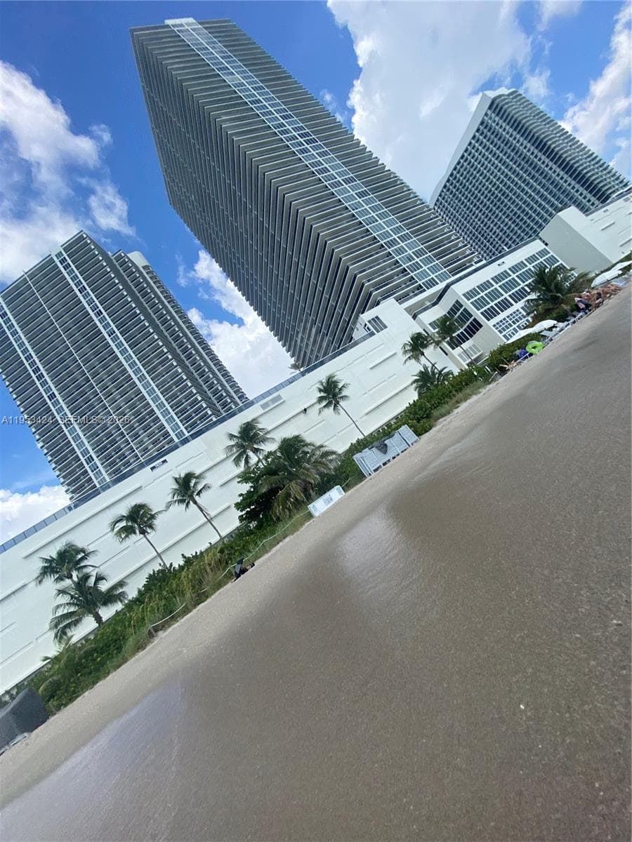 BEACH CLUB THREE CONDO · #2909 in Hallandale Beach - Photo 7