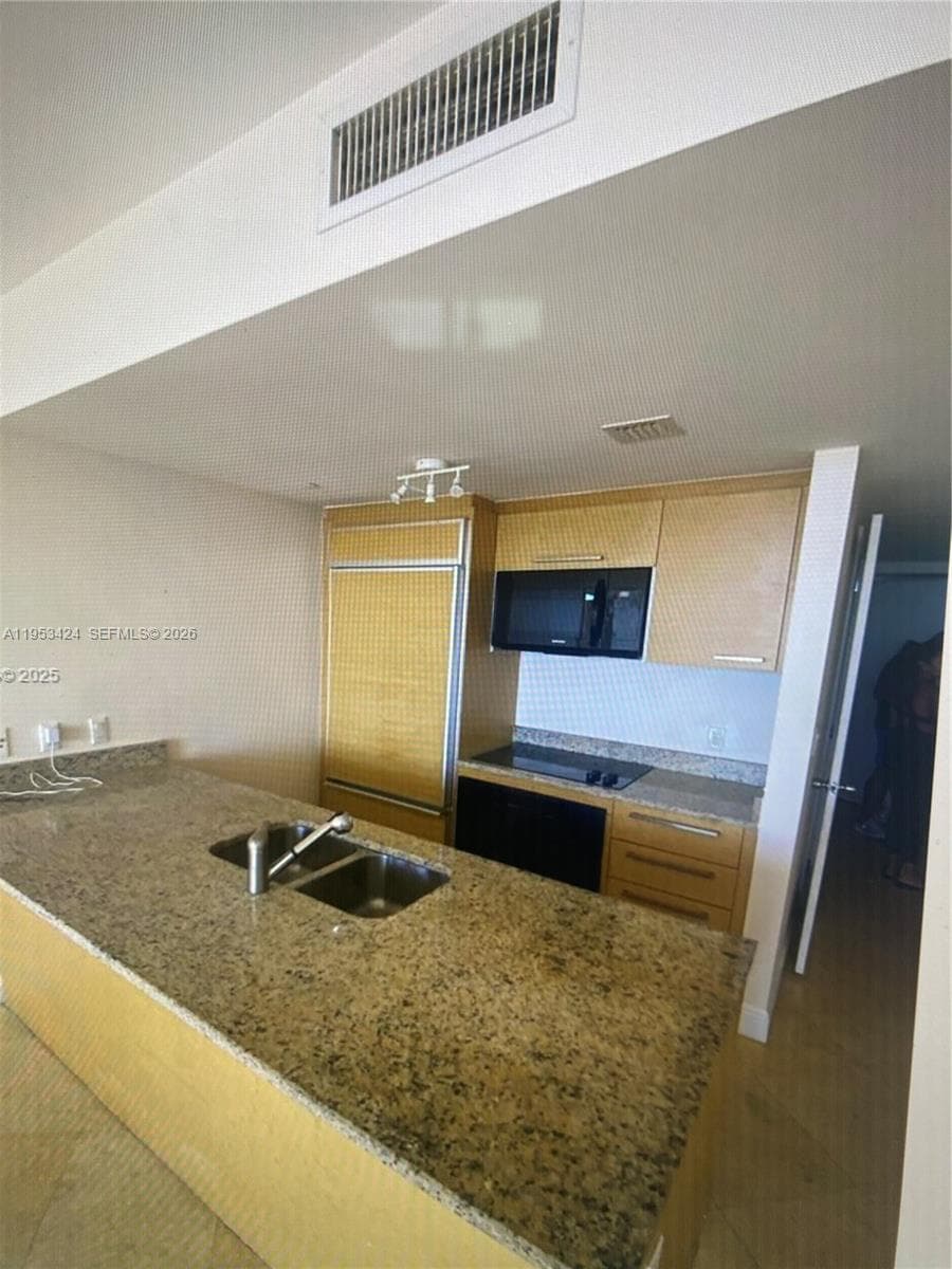 BEACH CLUB THREE CONDO · #2909 in Hallandale Beach - Photo 5