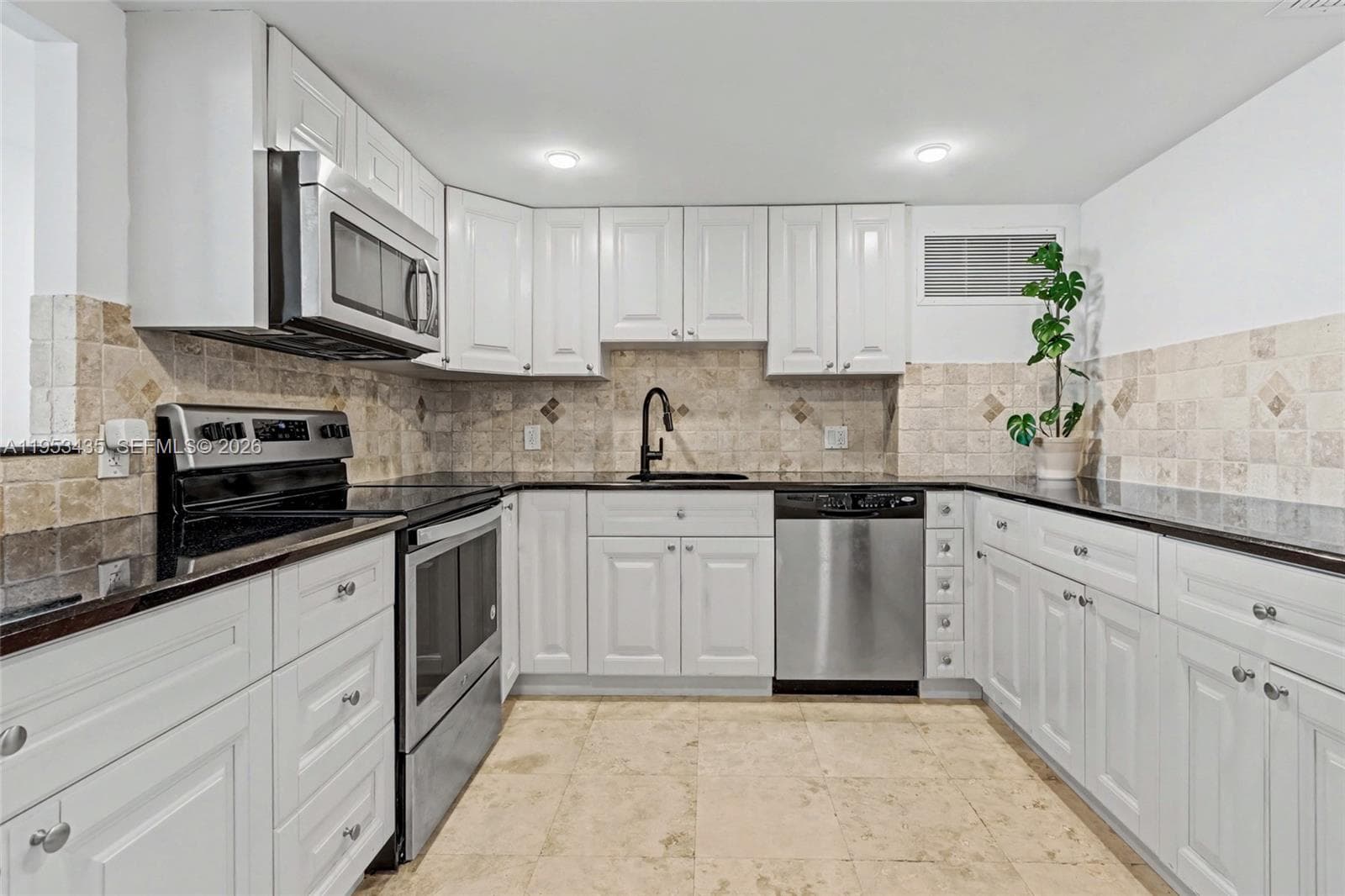 ADMIRALS PORT CONDO WEST · #1512E in Aventura - Photo 8
