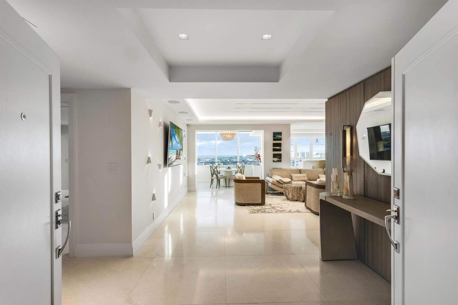 mls_FOYER_STRAIGHT_EB