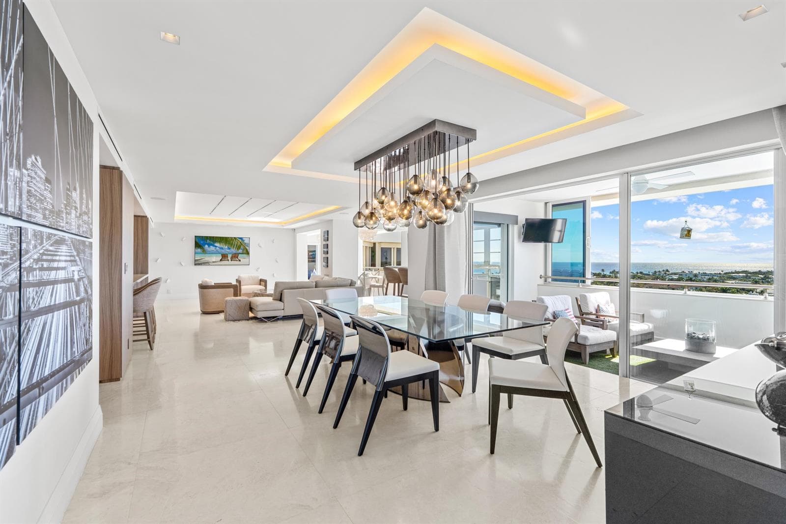 mls_DINING_RIGHT_DT