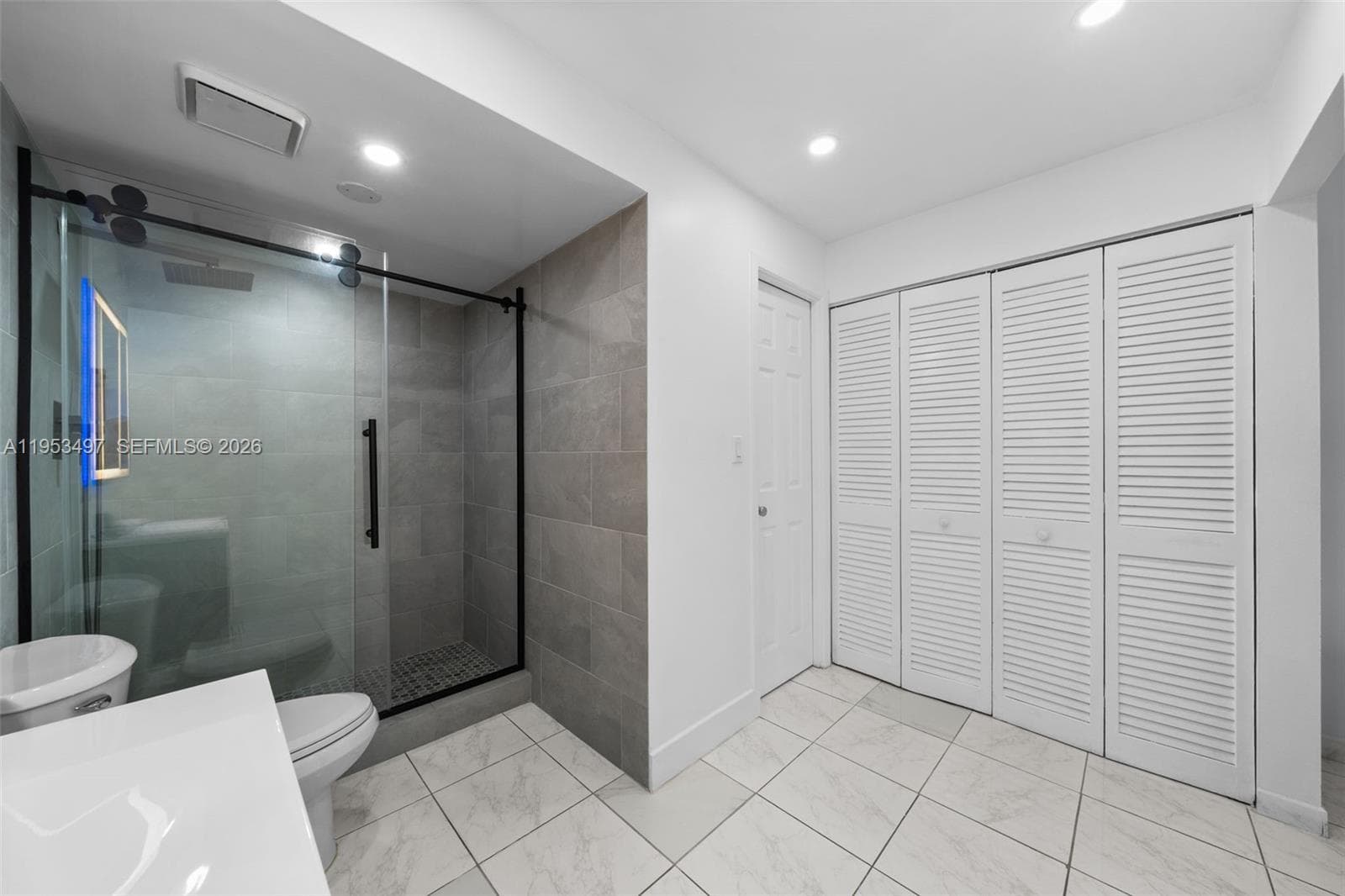 OCEAN VIEW TOWERS CONDO · #304 in Hallandale Beach - Photo 13